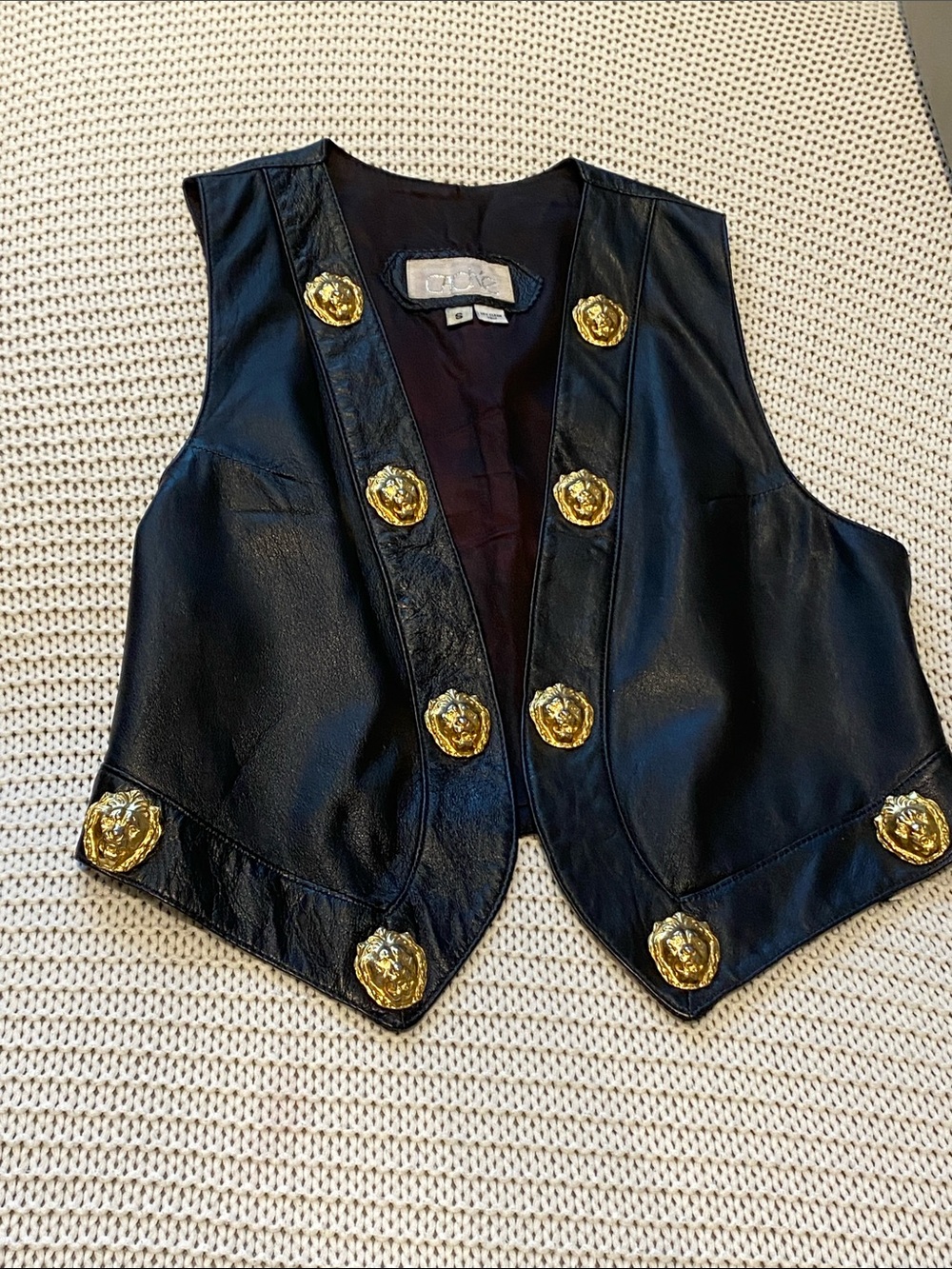 Cachê vintage Black leather vest with gold lion head studs ladies size S